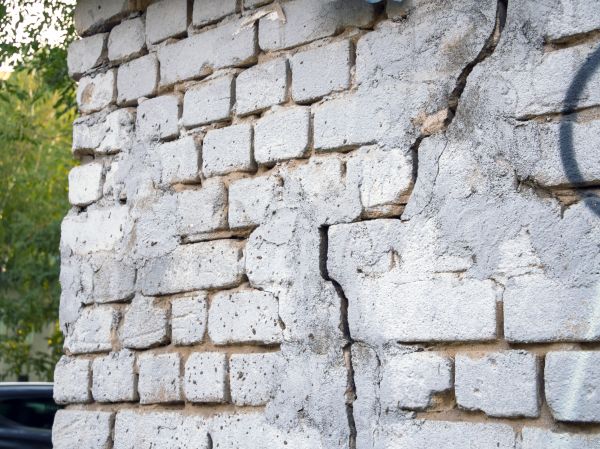Cracked Brick Wall Repair in Seattle